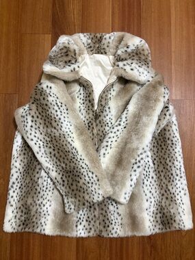 Reversible Dennis by Dennis Basso Size 2X Faux Fur Spotted Coat GUC